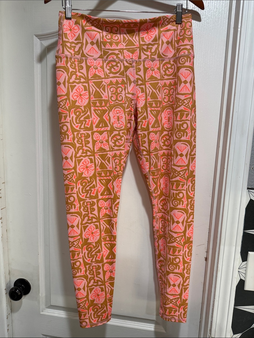 Billabong Pink and Brown Geo Print Leggings